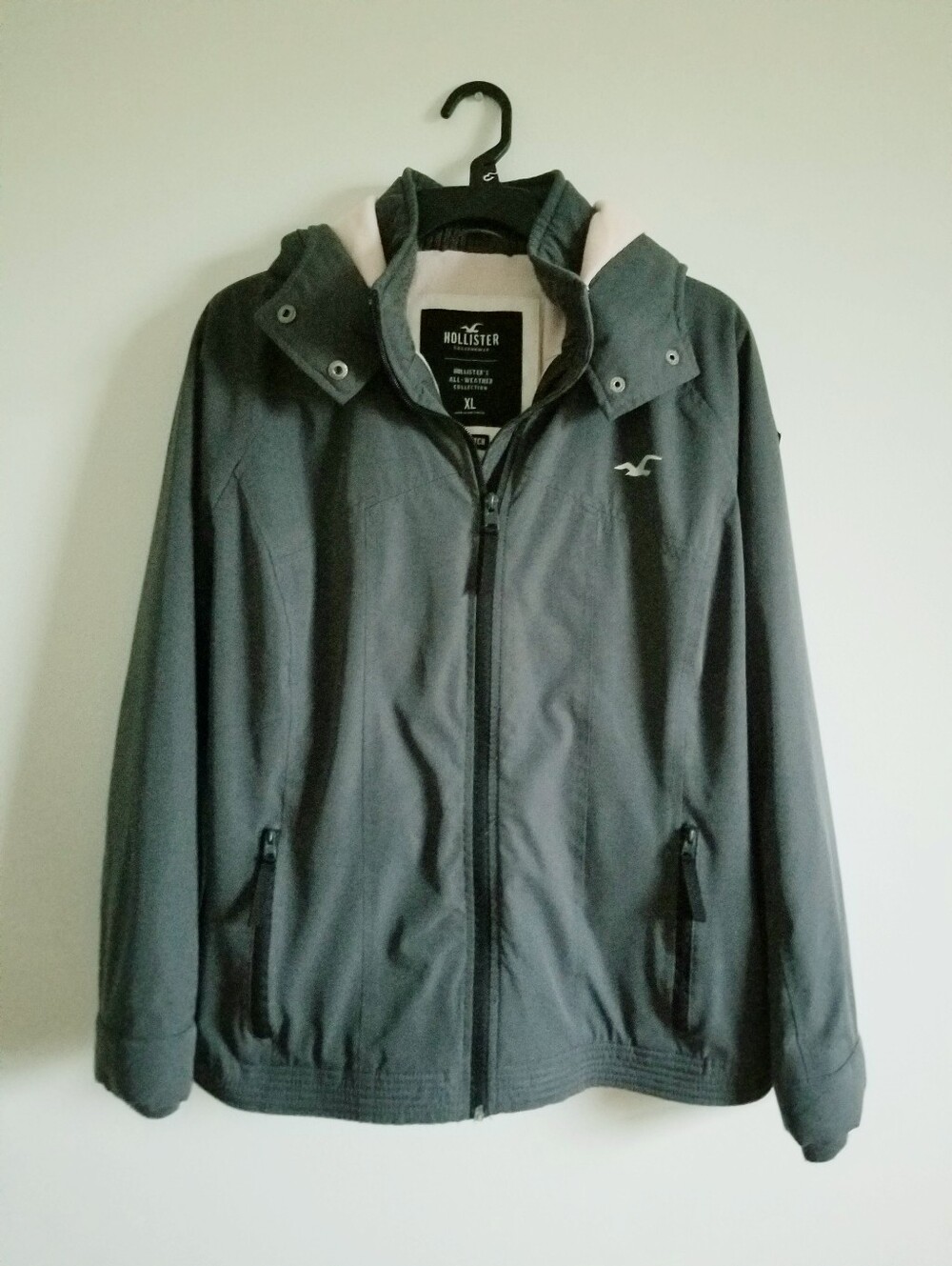 Hollister Women's Dark Gray Raincoat/windbreaker Hooded Jacket